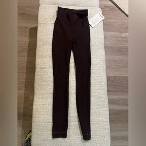 Brand new Lululemon In focus run tight